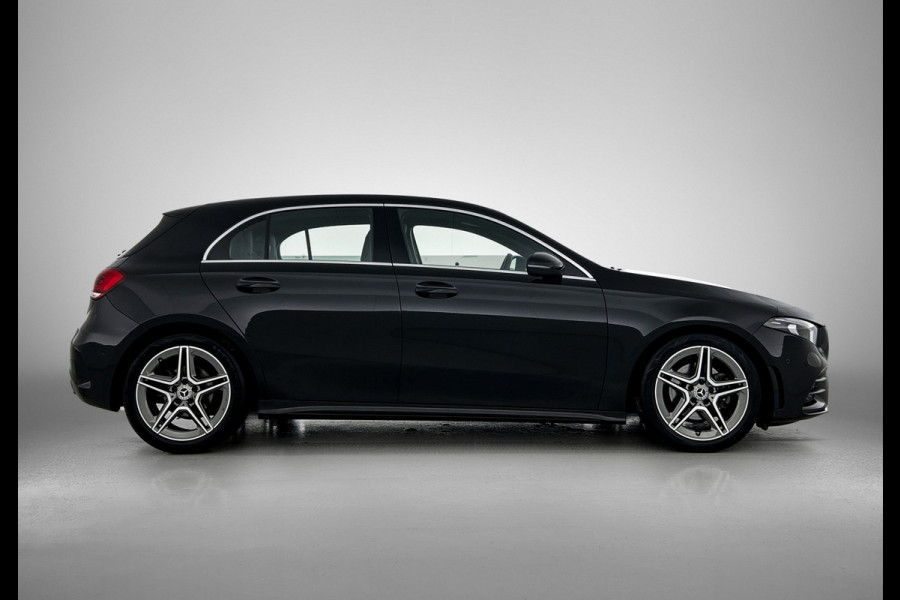Mercedes-Benz A-Klasse 160 Advantage | AMG-line | Achteruitrijcamera | Lichtmetalen velgen | Navigatie | Parking support | Inclusief 24 maanden MB Certified garantie voor Europa.
