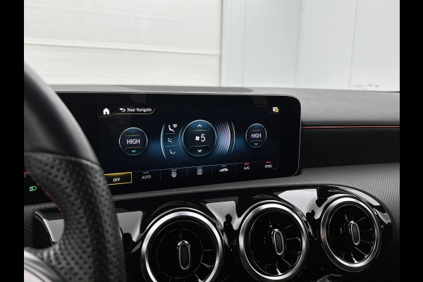 Mercedes-Benz A-Klasse 160 Advantage | AMG-line | Achteruitrijcamera | Lichtmetalen velgen | Navigatie | Parking support | Inclusief 24 maanden MB Certified garantie voor Europa.