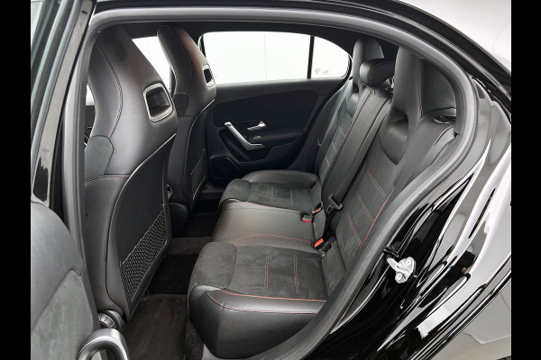 Mercedes-Benz A-Klasse 160 Advantage | AMG-line | Achteruitrijcamera | Lichtmetalen velgen | Navigatie | Parking support | Inclusief 24 maanden MB Certified garantie voor Europa.