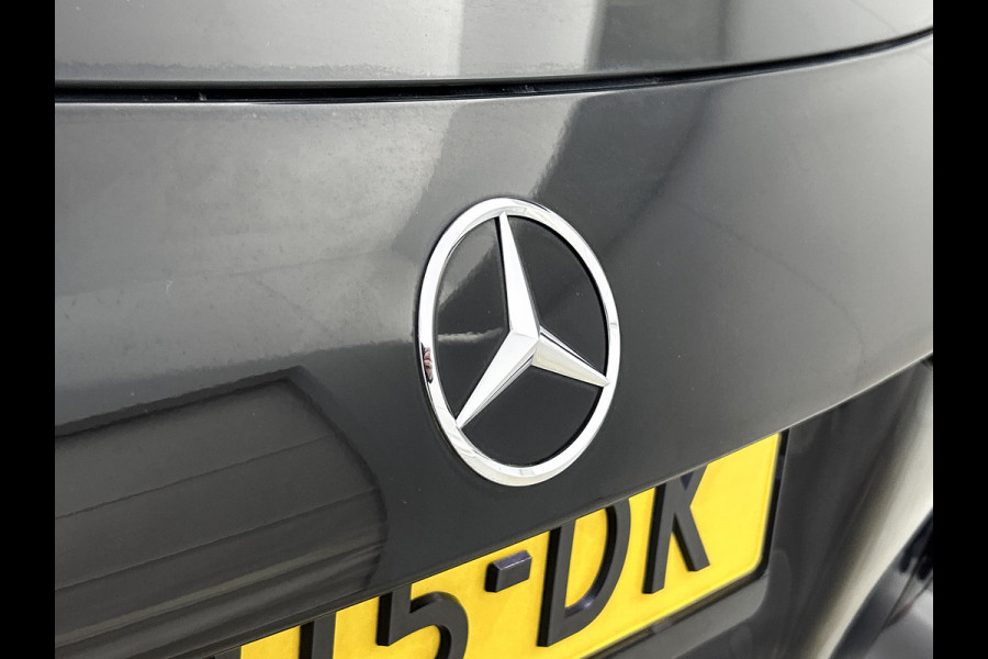 Mercedes-Benz A-Klasse 160 Advantage | AMG-line | Achteruitrijcamera | Lichtmetalen velgen | Navigatie | Parking support | Inclusief 24 maanden MB Certified garantie voor Europa.