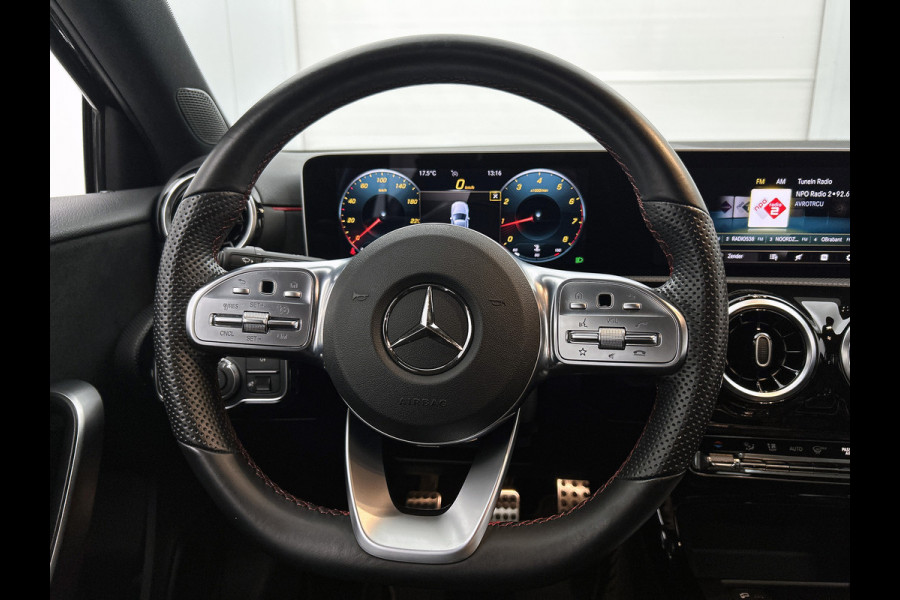 Mercedes-Benz A-Klasse 160 Advantage | AMG-line | Achteruitrijcamera | Lichtmetalen velgen | Navigatie | Parking support | Inclusief 24 maanden MB Certified garantie voor Europa.