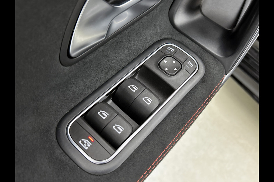 Mercedes-Benz A-Klasse 160 Advantage | AMG-line | Achteruitrijcamera | Lichtmetalen velgen | Navigatie | Parking support | Inclusief 24 maanden MB Certified garantie voor Europa.