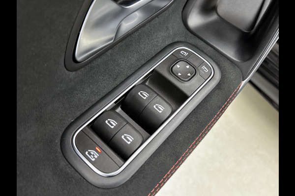 Mercedes-Benz A-Klasse 160 Advantage | AMG-line | Achteruitrijcamera | Lichtmetalen velgen | Navigatie | Parking support | Inclusief 24 maanden MB Certified garantie voor Europa.