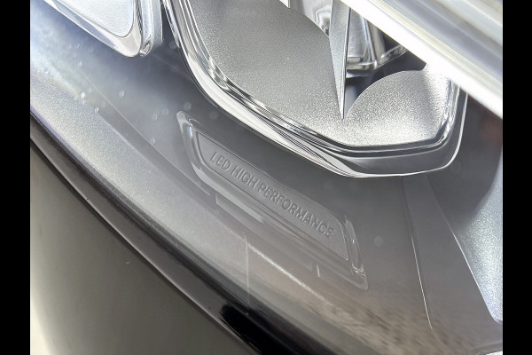 Mercedes-Benz A-Klasse 160 Advantage | AMG-line | Achteruitrijcamera | Lichtmetalen velgen | Navigatie | Parking support | Inclusief 24 maanden MB Certified garantie voor Europa.