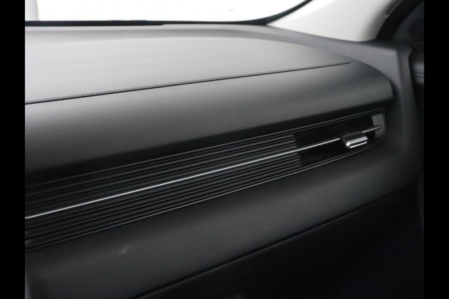 Hyundai IONIQ 5 Lounge 73kWh | Panoramadak | Stoelventilatie | Leder | Head-Up | Warmtepomp | Trekhaak | 360 Camera | Achterbankverwarming | Adaptive cruise | Navigatie | Full LED | Carplay