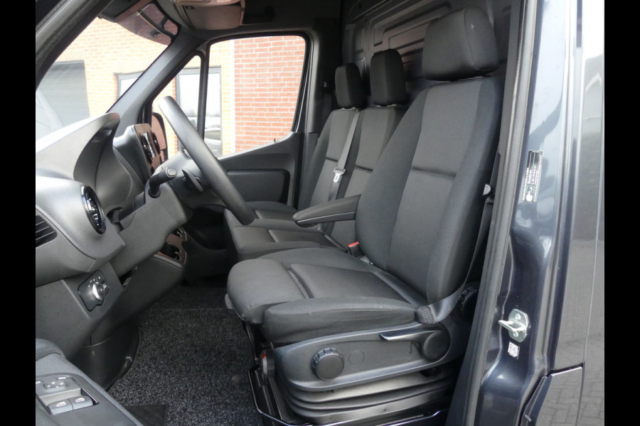 Mercedes-Benz Sprinter 319 CDI 190PK L2H2 LED/PDC/Navi/Camera
