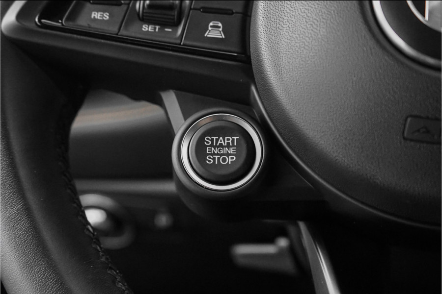 Alfa Romeo Tonale 1.3T PHEV Ti 280PK AWD CarPlay ECC ACC Camera 18"