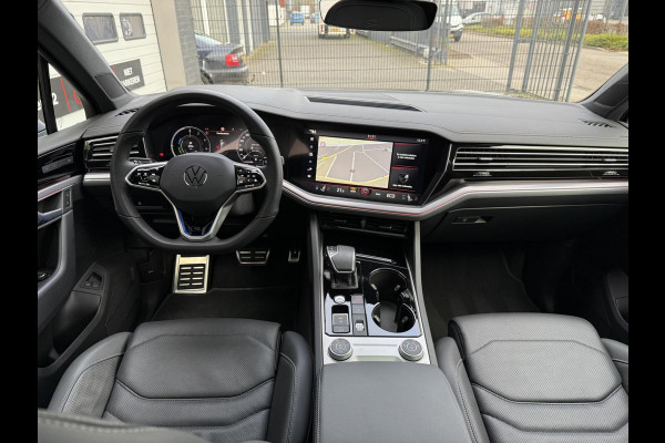 Volkswagen Touareg 3.0 TSi eHybrid 4MOTION R TREKHAAK PANO luchtvering