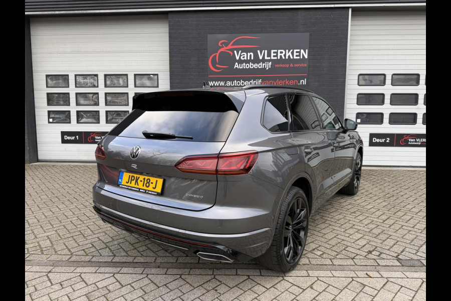 Volkswagen Touareg 3.0 TSi eHybrid 4MOTION R TREKHAAK PANO luchtvering
