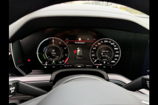 Volkswagen Touareg 3.0 TSi eHybrid 4MOTION R TREKHAAK PANO luchtvering
