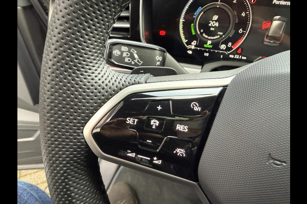 Volkswagen Touareg 3.0 TSi eHybrid 4MOTION R TREKHAAK PANO luchtvering