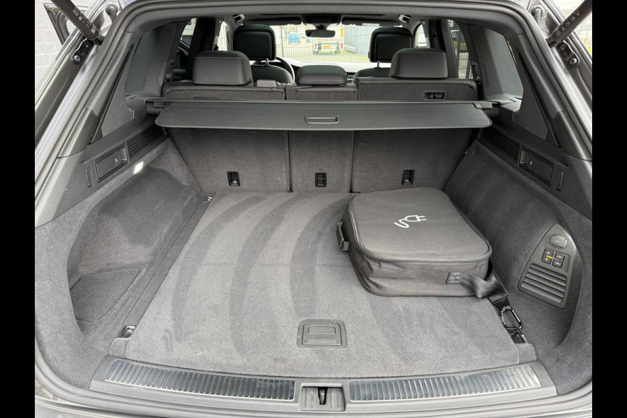 Volkswagen Touareg 3.0 TSi eHybrid 4MOTION R TREKHAAK PANO luchtvering