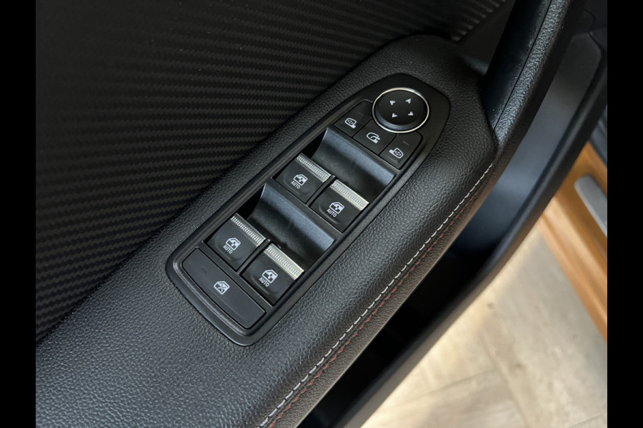 Renault Captur 1.3 TCe 160 R.S. Line| Groot Navi | Stoel, Stuur & voorruitverwarming | 18" | Led | 100% Dealer onderhouden!