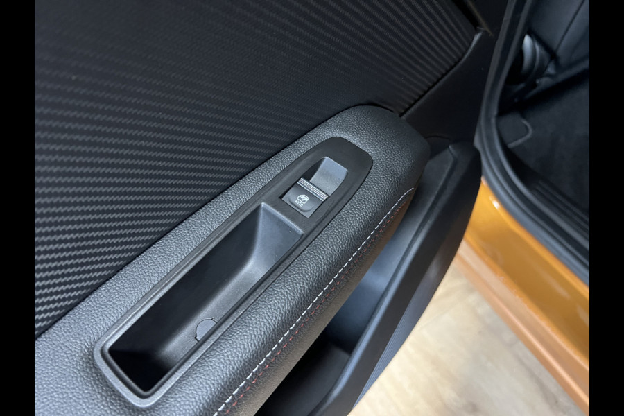 Renault Captur 1.3 TCe 160 R.S. Line| Groot Navi | Stoel, Stuur & voorruitverwarming | 18" | Led | 100% Dealer onderhouden!