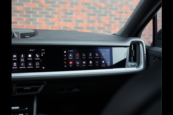 Porsche Cayenne Coupé 3.0 E-Hybrid | Sport Chrono - Passenger Display