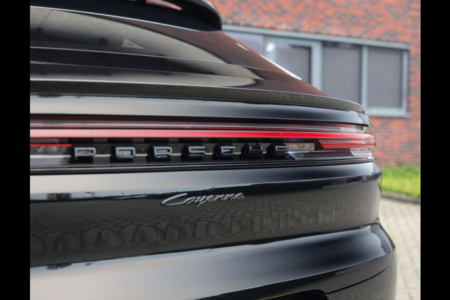 Porsche Cayenne Coupé 3.0 E-Hybrid | Sport Chrono - Passenger Display