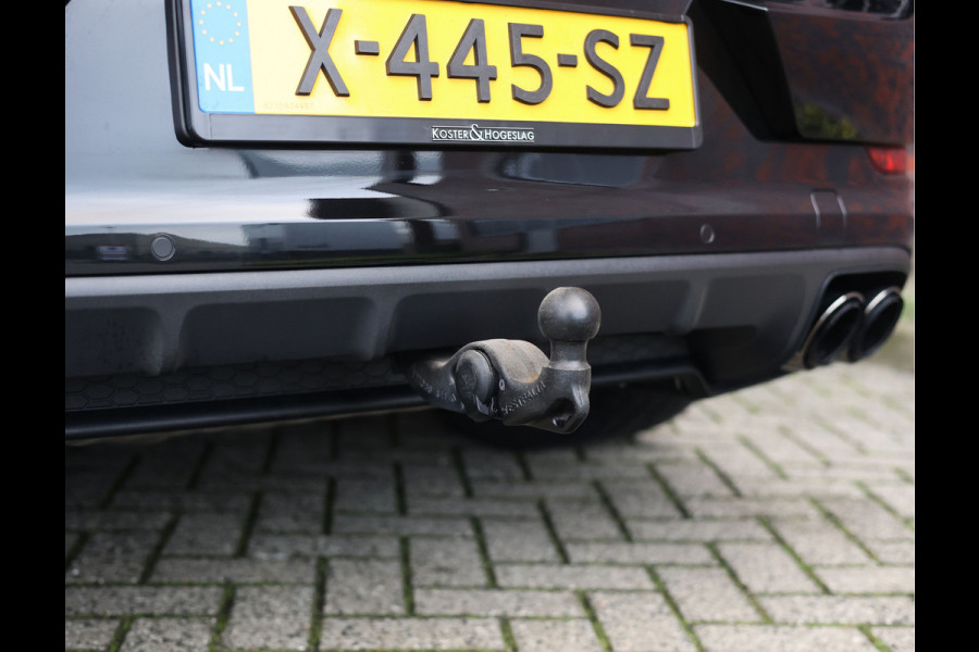 Porsche Cayenne Coupé 3.0 E-Hybrid | Sport Chrono - Passenger Display