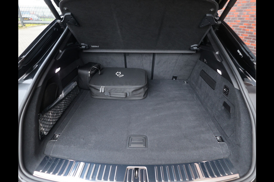 Porsche Cayenne Coupé 3.0 E-Hybrid | Sport Chrono - Passenger Display