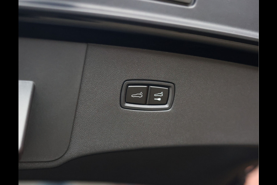 Porsche Cayenne Coupé 3.0 E-Hybrid | Sport Chrono - Passenger Display