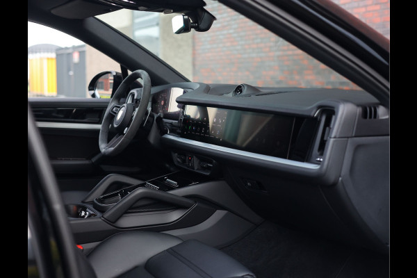 Porsche Cayenne Coupé 3.0 E-Hybrid | Sport Chrono - Passenger Display