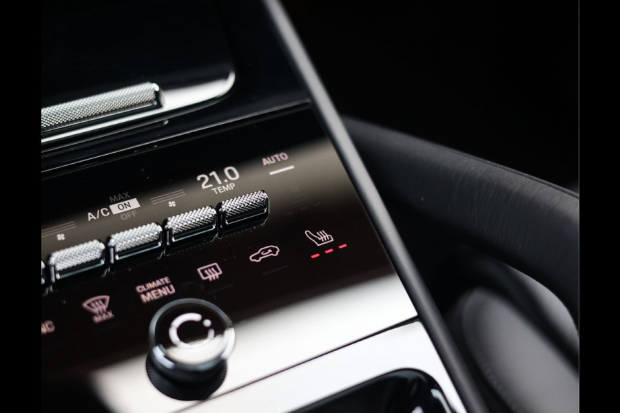 Porsche Cayenne Coupé 3.0 E-Hybrid | Sport Chrono - Passenger Display