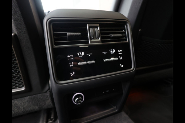 Porsche Cayenne Coupé 3.0 E-Hybrid | Sport Chrono - Passenger Display