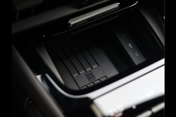 Porsche Cayenne Coupé 3.0 E-Hybrid | Sport Chrono - Passenger Display