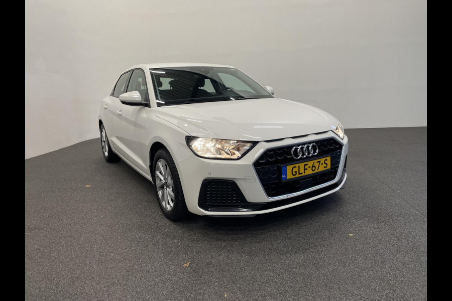 Audi A1 Sportback 30 TFSI 110pk S-Tronic Advanced edition Navigatie Apple Carplay / Android Auto Climate Control Camera Parkeer sensoren Dab
