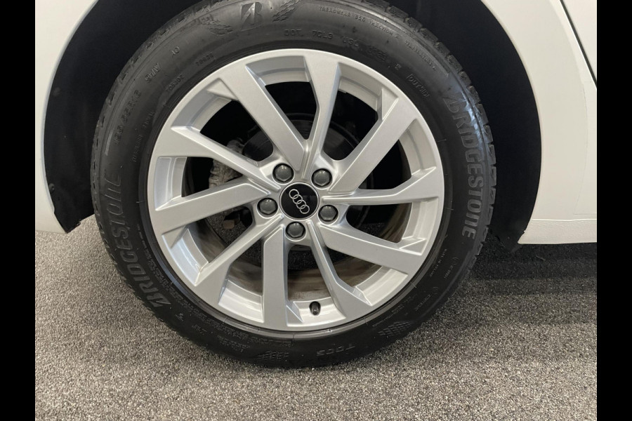 Audi A1 Sportback 30 TFSI 110pk S-Tronic Advanced edition Navigatie Apple Carplay / Android Auto Climate Control Camera Parkeer sensoren Dab