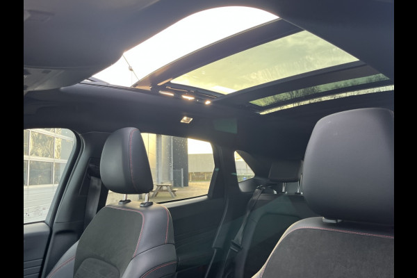 Ford Kuga 2.5 HEV ST-Line X PANODAK, TREKHAAK, WINTER-TECHPACK, ALL SEASON