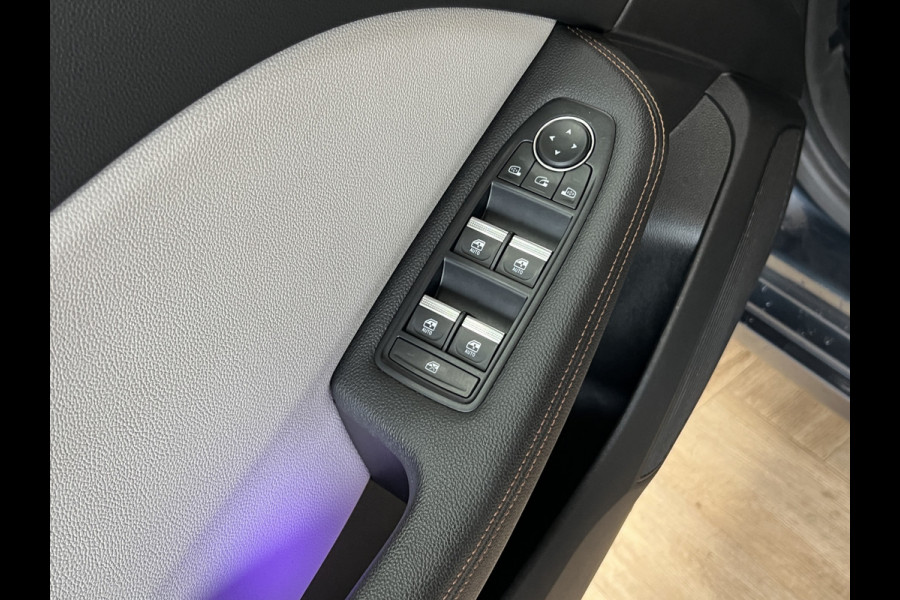 Renault Clio 1.6 E-Tech Hybrid 140 Initiale Paris | Groot Navi | Bose | 360 | PDC V+A | Stoel & stuurverwarming | 17" | 100% Dealer onderhouden!