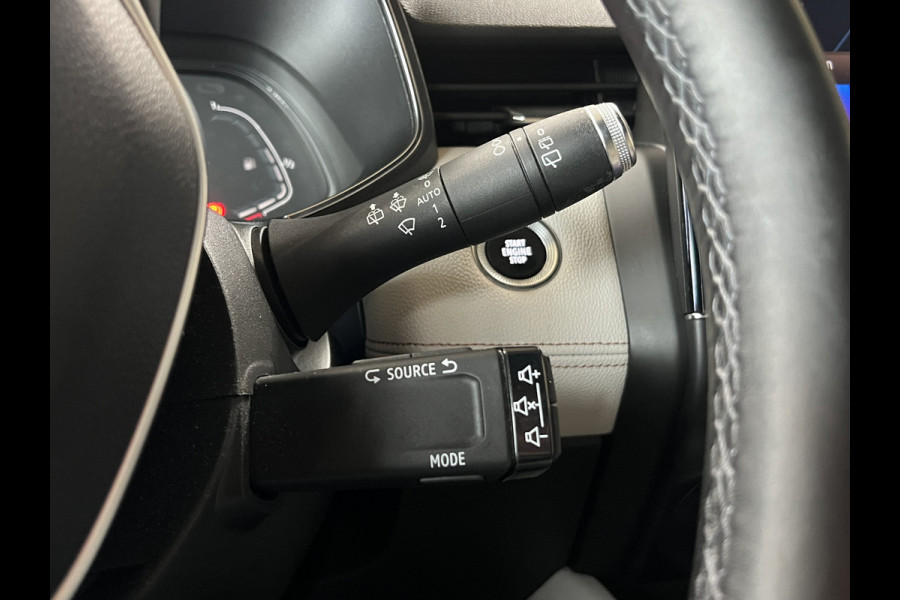 Renault Clio 1.6 E-Tech Hybrid 140 Initiale Paris | Groot Navi | Bose | 360 | PDC V+A | Stoel & stuurverwarming | 17" | 100% Dealer onderhouden!