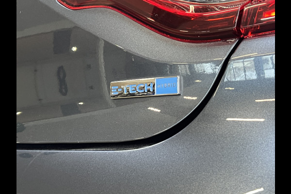 Renault Clio 1.6 E-Tech Hybrid 140 Initiale Paris | Groot Navi | Bose | 360 | PDC V+A | Stoel & stuurverwarming | 17" | 100% Dealer onderhouden!