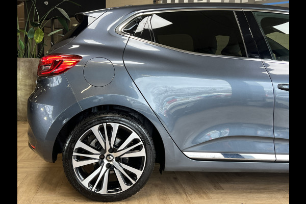 Renault Clio 1.6 E-Tech Hybrid 140 Initiale Paris | Groot Navi | Bose | 360 | PDC V+A | Stoel & stuurverwarming | 17" | 100% Dealer onderhouden!