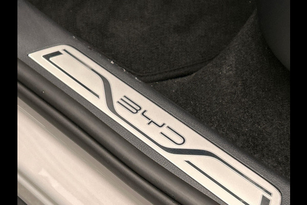 BYD SEAL U 1.5 DM-i FWD Comfort PHEV 125KM-Elektrisch 218PK Pano/Dak, Head/Up Adapt.Cruise/Control,360-Camera, NEW, BTW!!