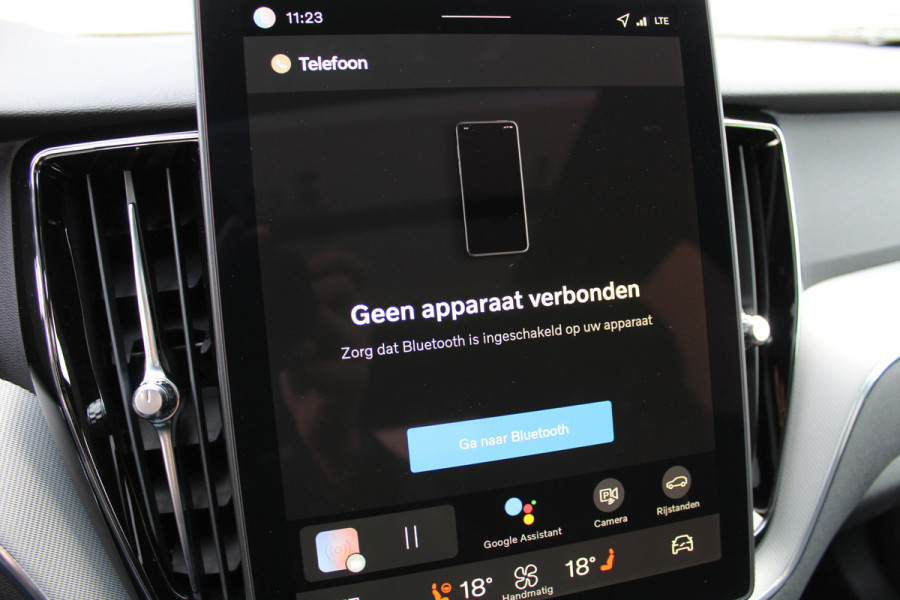 Volvo XC60 2.0 T8 Plug-in hybrid AWD Plus Black Edition | MY2026 | Nieuw | Luchtvering | 360 Camera | Head-up | H&K