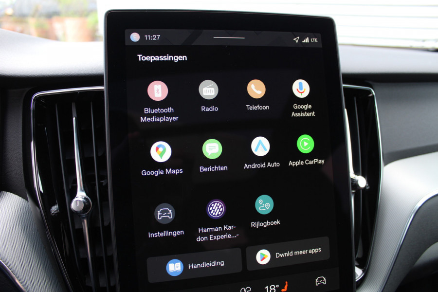 Volvo XC60 2.0 T8 Plug-in hybrid AWD Plus Black Edition | MY2026 | Nieuw | Luchtvering | 360 Camera | Head-up | H&K