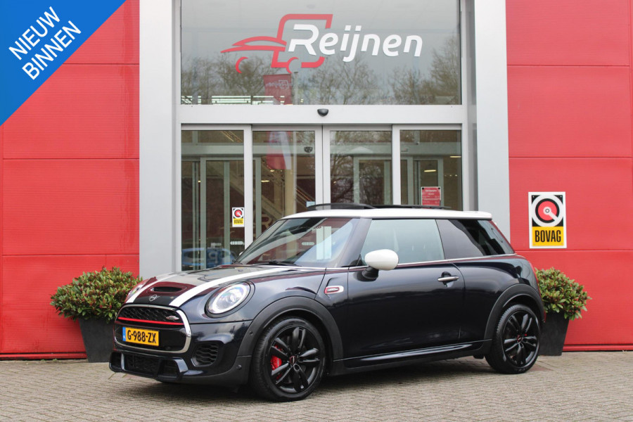 MINI John Cooper Works 2.0 231PK JCW | PANORAMISCH SCHUIF/KANTELDAK | HARMAN KARDON PREMIUM AUDIO SYSTEM | DRAADLOZE APPLE CARPLAY/ANDROID AUTO | NAVIGATIE | STOEL VERWARMING | KEYLESS ENTRY/START | SPORTONDERSTEL | 17" LICHTMETALEN VELGEN JCW "TRACK SPOKE" | JCW SPORT REMMEN | FULL LED KOPLAMPEN | UNION JACK LED ACHTERLICHTEN | PERFORMANCE CONTROL | PARKEERSENSOREN VOOR + ACHTER | 8 TRAPS SPORTAUTOMAAT | JCW ACHTERSPOILER | GETINTE ACHTERRUITEN | FULL LEDEREN BEKLEDING | WITTE STRIPING MOTORKAP EN WIT DAK | ALARM KLASSE 3 | MIDDENARMSTEUN | DRAADLOZE TELEFOONLADER | SERIOUS BUSINESS PAKKET