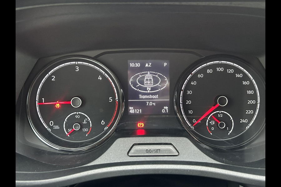 Volkswagen Transporter 2.0 TDI L2H1 28 Automaat Carplay Cruise PDC V+A DAB Airco Trekhaak