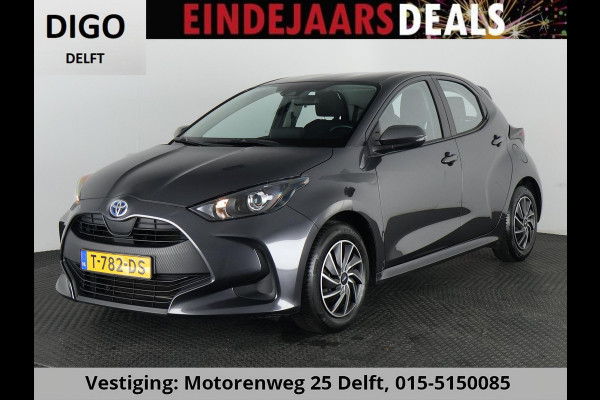 Toyota Yaris 1.5 HYBRIDE GRAYLINE NAVIGATIE GARANTIE TOT 2033 ! CAMERA.CRUISE. CLIMA.ALS NIEUW !