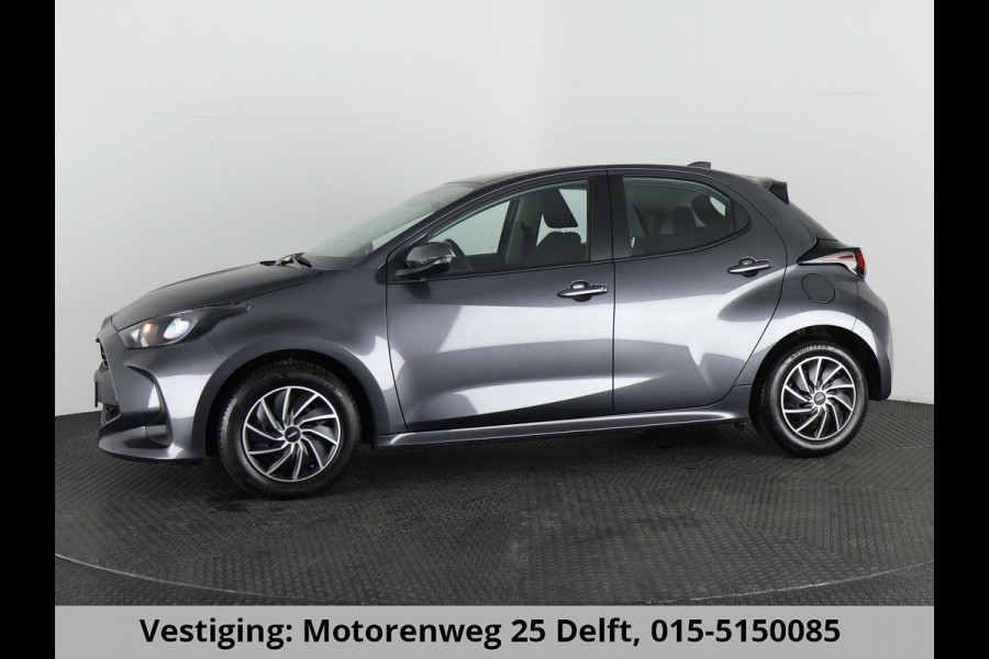 Toyota Yaris 1.5 HYBRIDE GRAYLINE NAVIGATIE GARANTIE TOT 2033 ! CAMERA.CRUISE. CLIMA.ALS NIEUW !