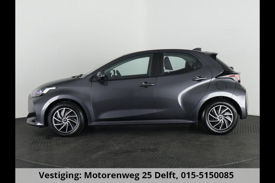 Toyota Yaris 1.5 HYBRIDE GRAYLINE NAVIGATIE GARANTIE TOT 2033 ! CAMERA.CRUISE. CLIMA.ALS NIEUW !
