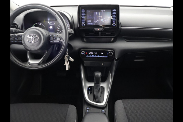 Toyota Yaris 1.5 HYBRIDE GRAYLINE NAVIGATIE GARANTIE TOT 2033 ! CAMERA.CRUISE. CLIMA.ALS NIEUW !