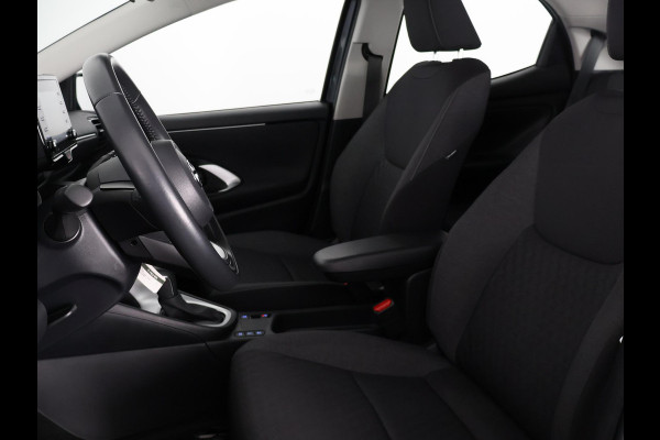 Toyota Yaris 1.5 HYBRIDE GRAYLINE NAVIGATIE GARANTIE TOT 2033 ! CAMERA.CRUISE. CLIMA.ALS NIEUW !