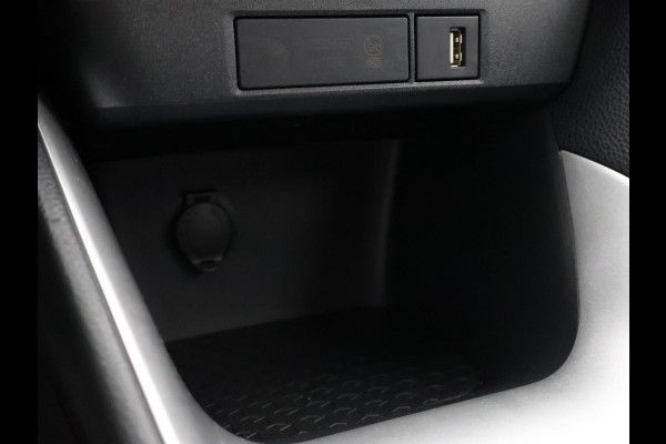 Toyota Yaris 1.5 HYBRIDE GRAYLINE NAVIGATIE GARANTIE TOT 2033 ! CAMERA.CRUISE. CLIMA.ALS NIEUW !