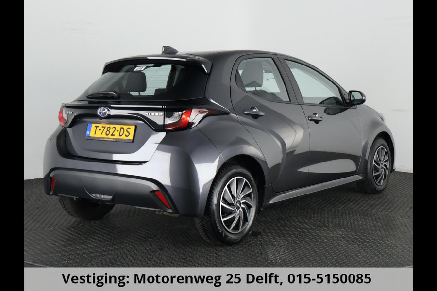 Toyota Yaris 1.5 HYBRIDE GRAYLINE NAVIGATIE GARANTIE TOT 2033 ! CAMERA.CRUISE. CLIMA.ALS NIEUW !