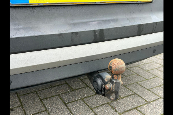 Volkswagen ID.4 First 77kWh Adap.Cruise Camera Trekhaak Pdc Android Auto Apple Carplay Stoelverwarming Navi Ecc Mirrorlink Privacy Glas Lmv Keyless DAB Origineel Nederlandse Auto 1.000KG Trekgewicht