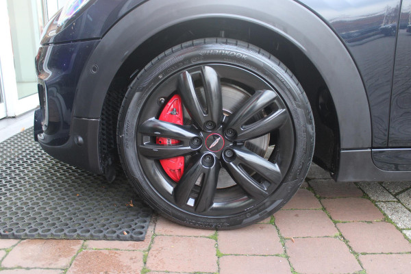 MINI John Cooper Works 2.0 231PK JCW | PANORAMISCH SCHUIF/KANTELDAK | HARMAN KARDON PREMIUM AUDIO SYSTEM | DRAADLOZE APPLE CARPLAY/ANDROID AUTO | NAVIGATIE | STOEL VERWARMING | KEYLESS ENTRY/START | SPORTONDERSTEL | 17" LICHTMETALEN VELGEN JCW "TRACK SPOKE" | JCW SPORT REMMEN | FULL LED KOPLAMPEN | UNION JACK LED ACHTERLICHTEN | PERFORMANCE CONTROL | PARKEERSENSOREN VOOR + ACHTER | 8 TRAPS SPORTAUTOMAAT | JCW ACHTERSPOILER | GETINTE ACHTERRUITEN | FULL LEDEREN BEKLEDING | WITTE STRIPING MOTORKAP EN WIT DAK | ALARM KLASSE 3 | MIDDENARMSTEUN | DRAADLOZE TELEFOONLADER | SERIOUS BUSINESS PAKKET