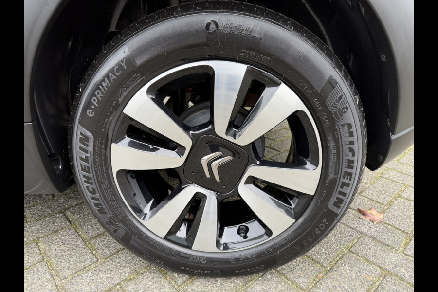 Citroën C3 82pk Max (Camera - Keyless Entry - LED - Automatische Airco - Navigatie - Apple Carplay - Parkeersensoren)