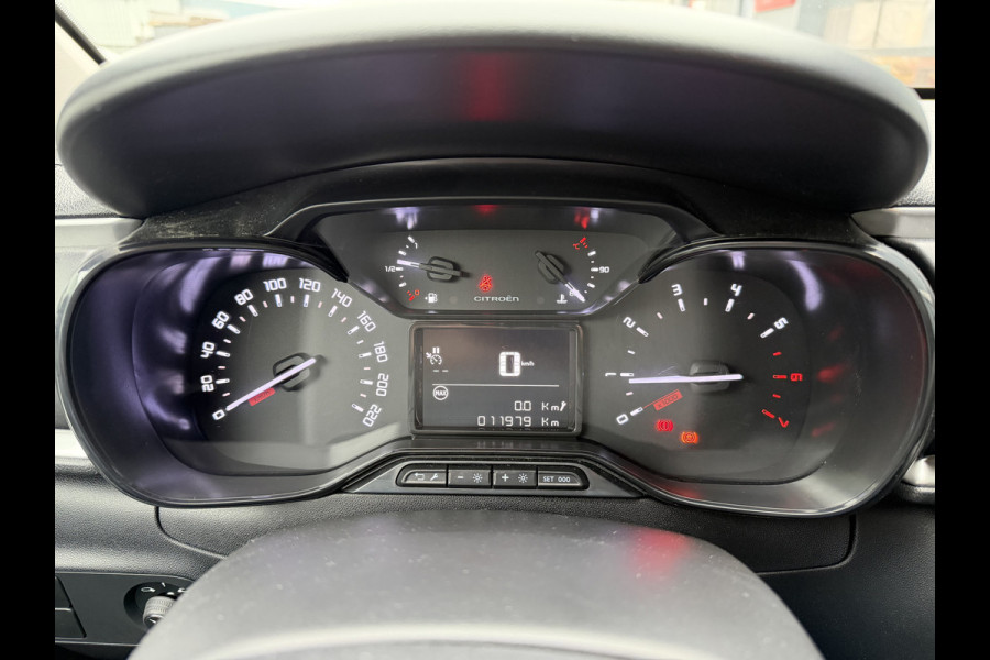 Citroën C3 82pk Max (Camera - Keyless Entry - LED - Automatische Airco - Navigatie - Apple Carplay - Parkeersensoren)